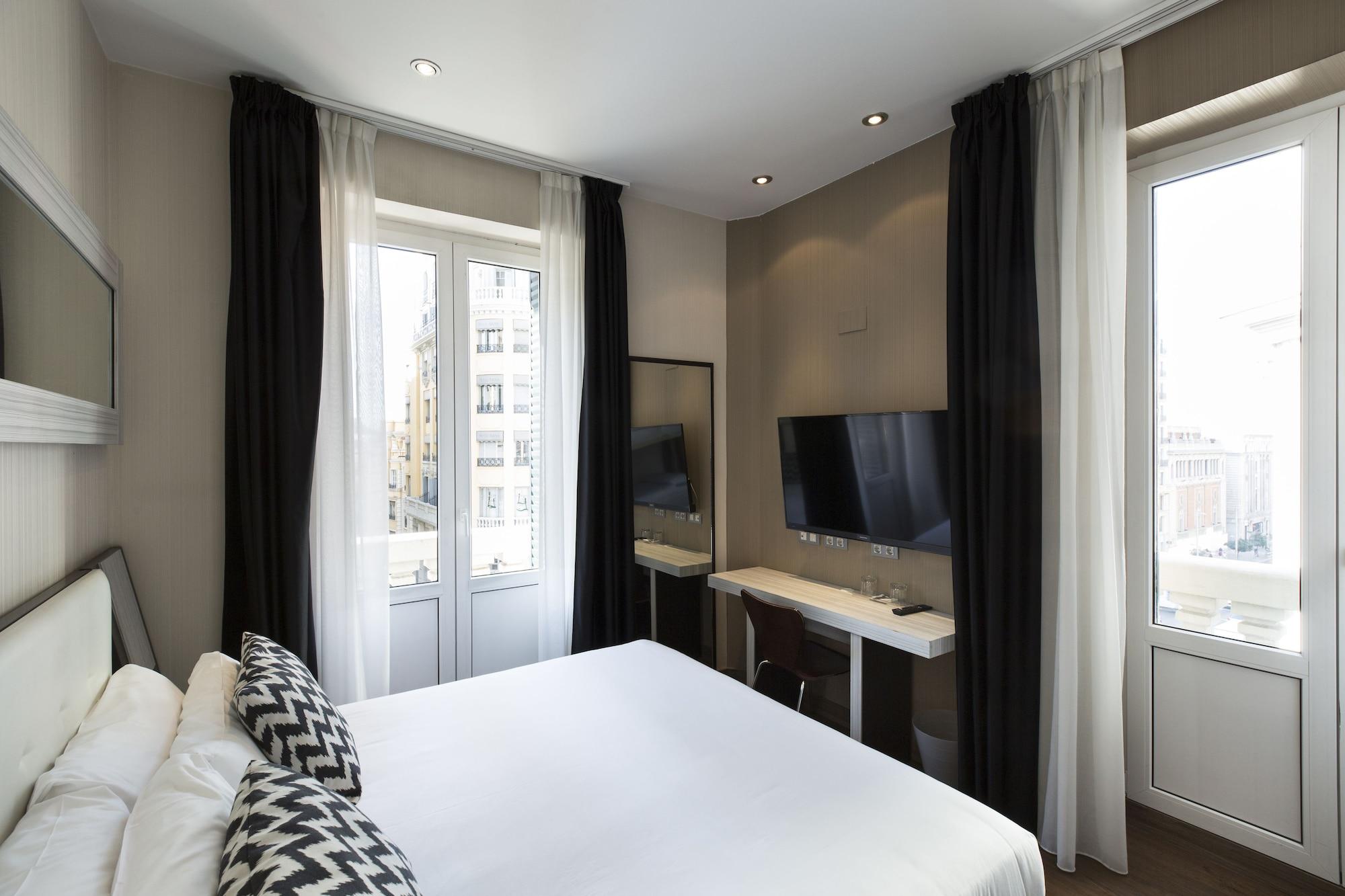 Petit Palace Triball Madrid Exterior photo