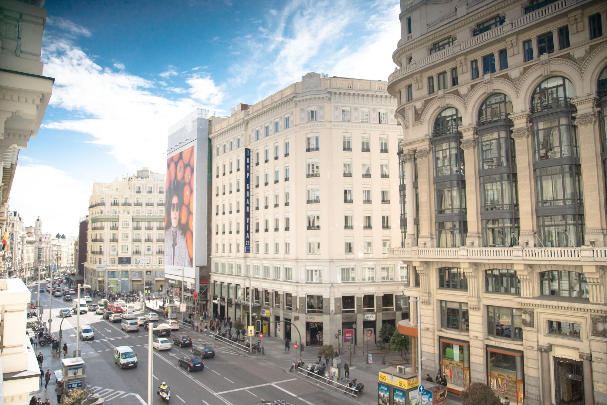 Petit Palace Triball Madrid Exterior photo
