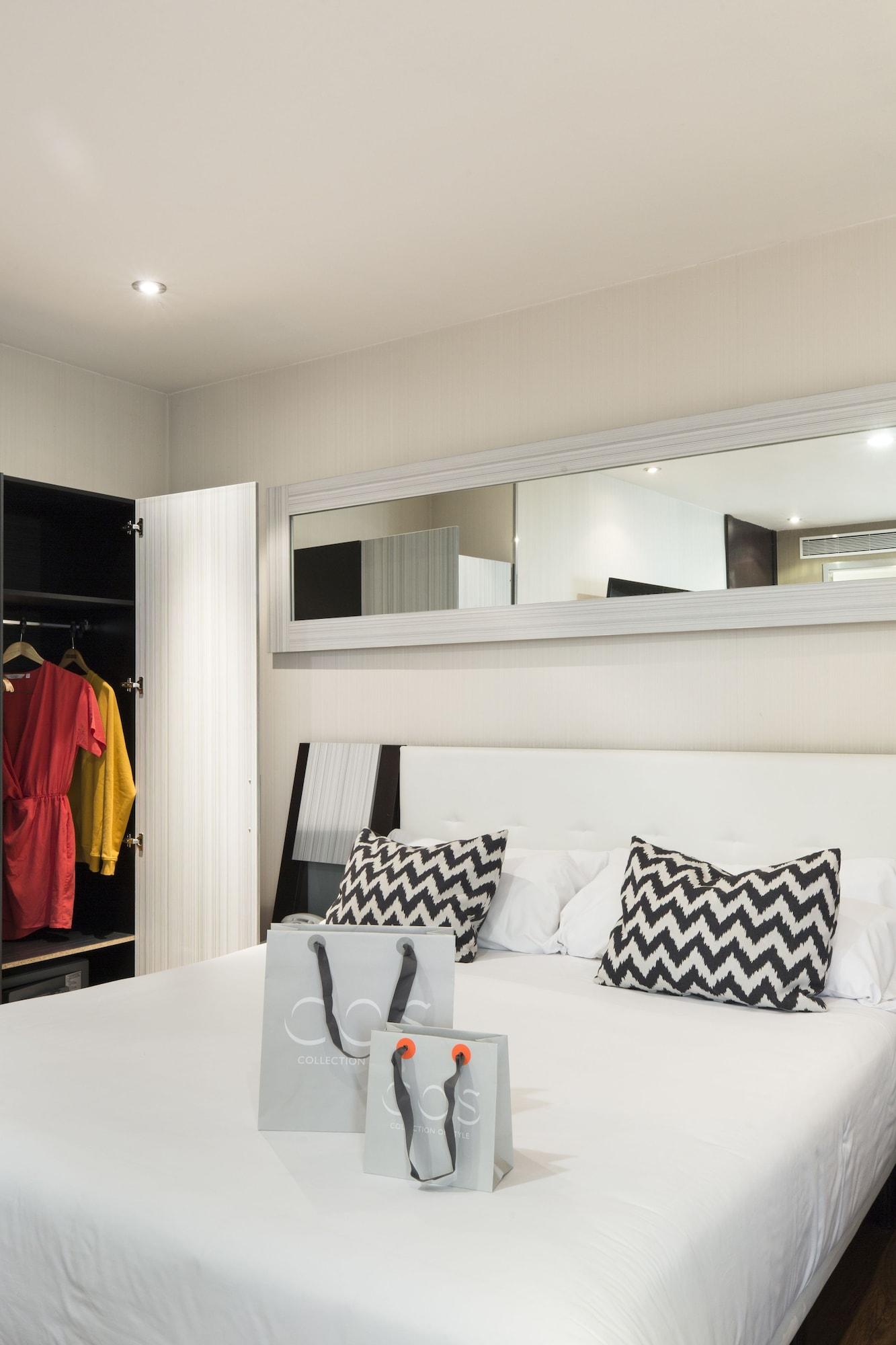 Petit Palace Triball Madrid Exterior photo