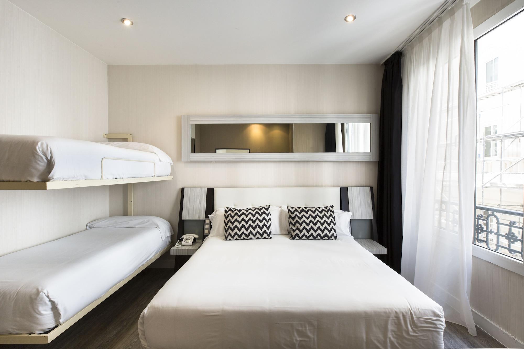 Petit Palace Triball Madrid Exterior photo