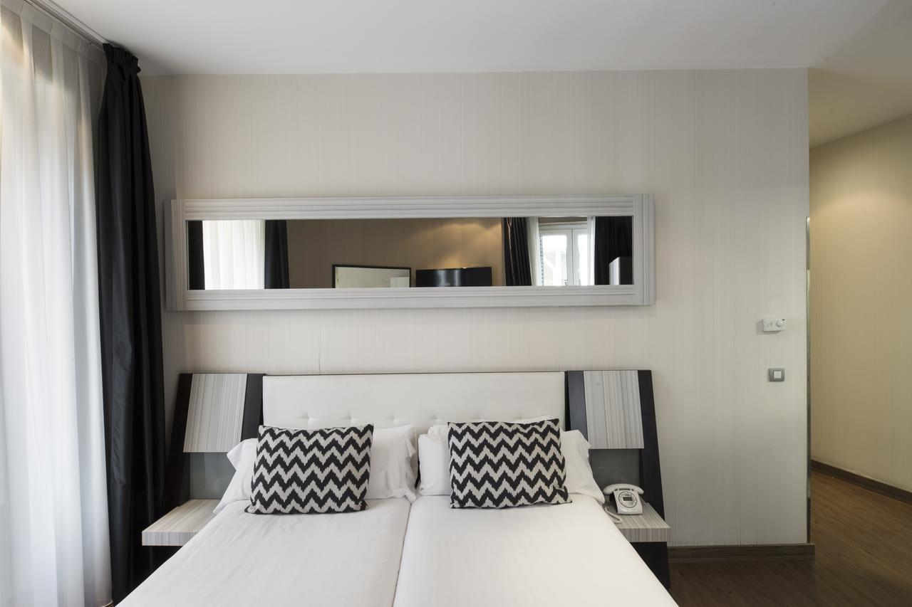 Petit Palace Triball Madrid Room photo